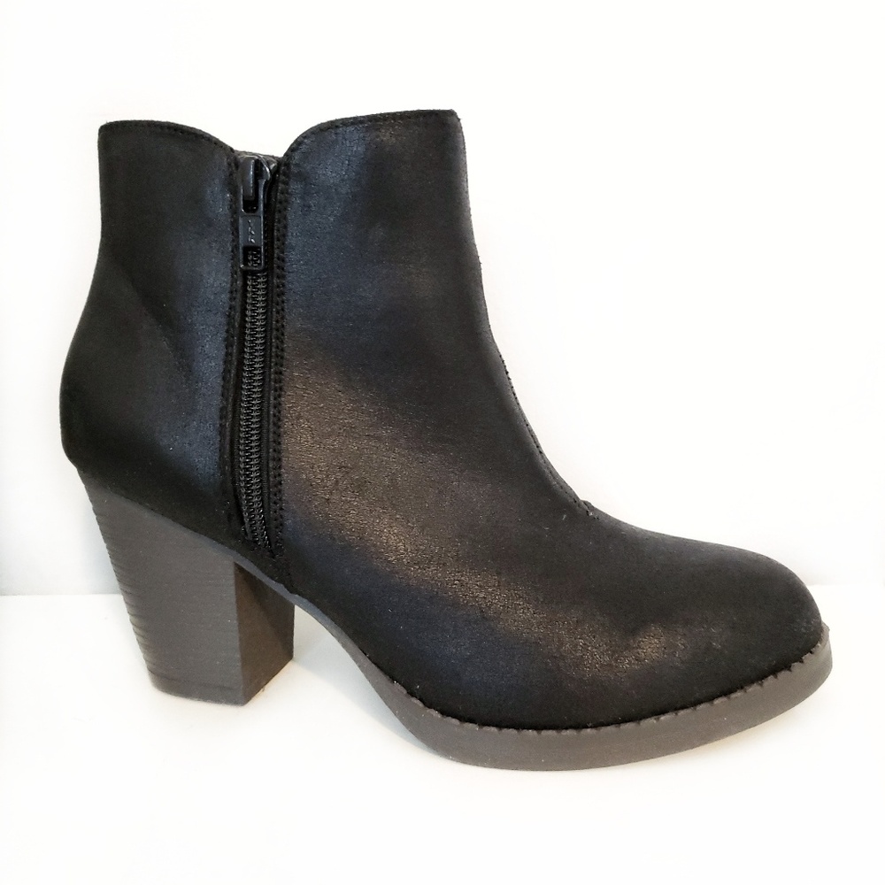NWOT Heeled Bootie NEVER WORN
